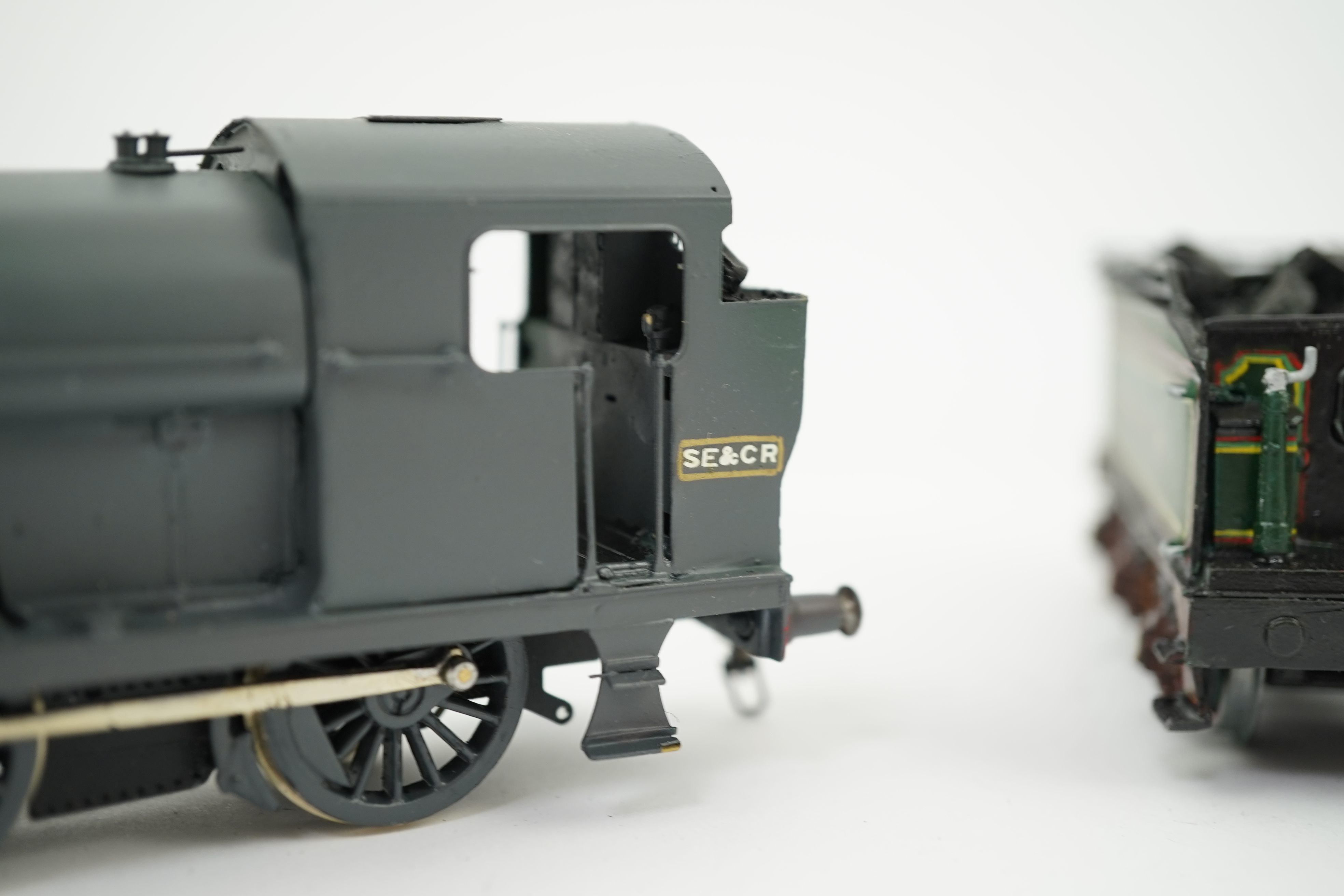 Two 00 gauge brass and white metal kit built Wainwright designed SE&CR locomotives (possibly by Wills Finecast); a class G 4-4-0, 676, together with a class S 0-6-0ST, 685, constructed, painted and lined to a high standa